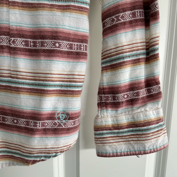 Ariat Button-up Long Sleeve, Size Small - Picture 4 of 6